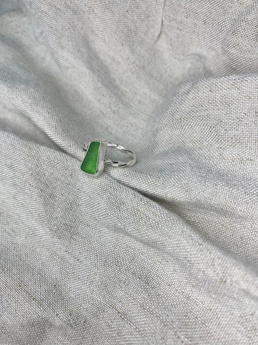 Green Twist Band Ring